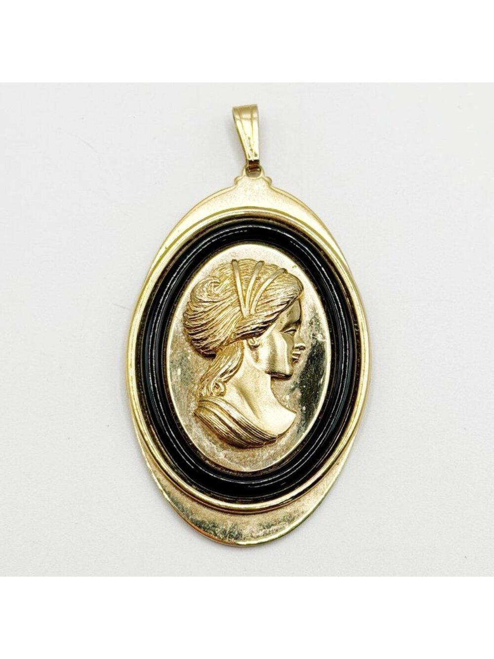 Vintage Avon Gold Tone Black Enamel Cameo Pendant Necklace Charm Signed